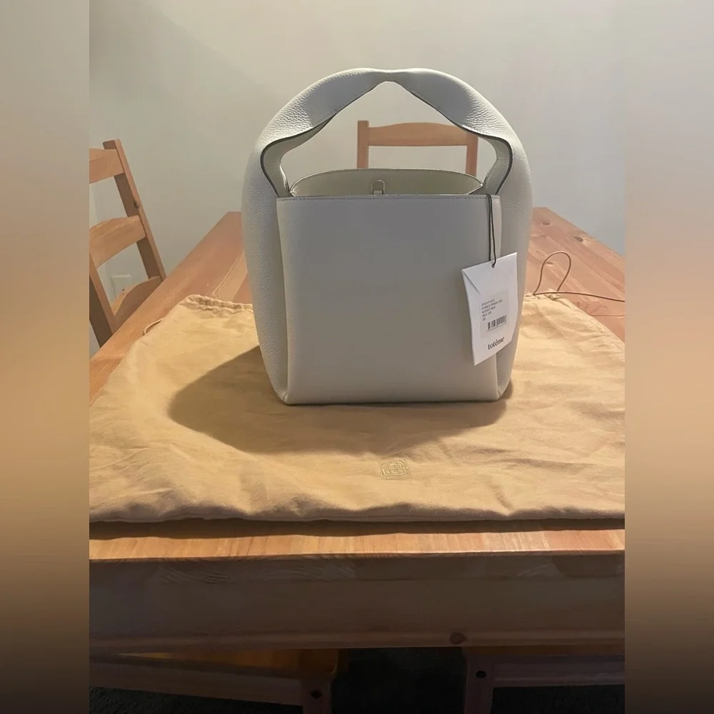 Toteme Bucket Bag - Picture 3 of 15